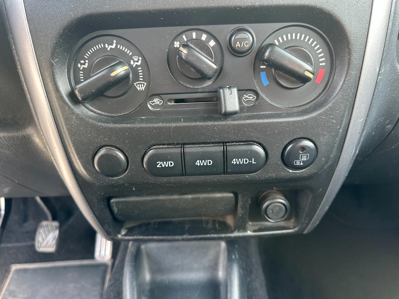 Suzuki Jimny 1.3i 16V cat 4WD JLX