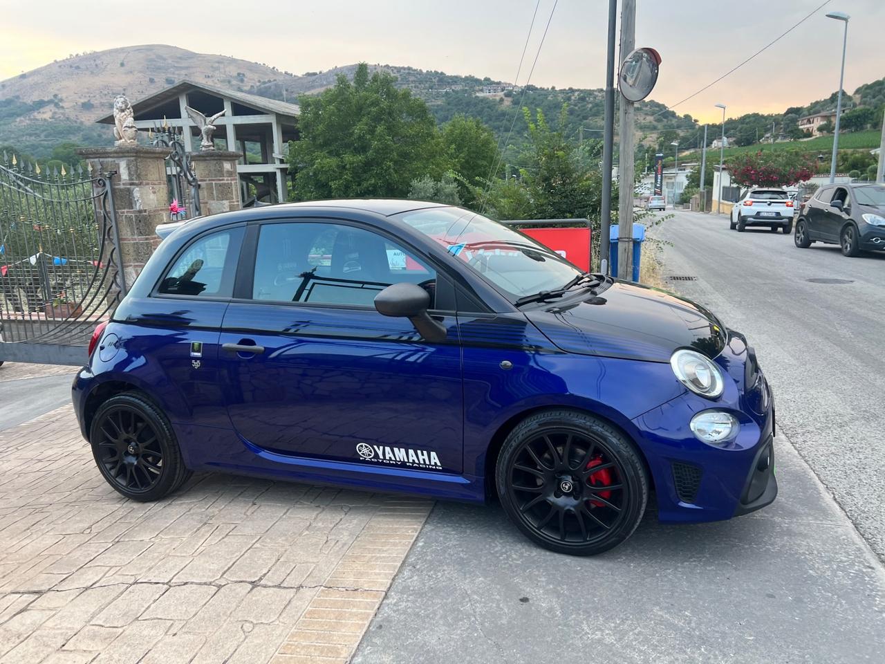 Abarth 595 1.4 Turbo T-Jet 165 CV Monster Energy Yamaha