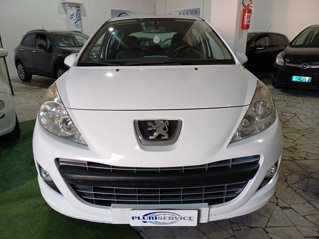 Peugeot 207 1.4 8V 5p POCHI KM - 2012