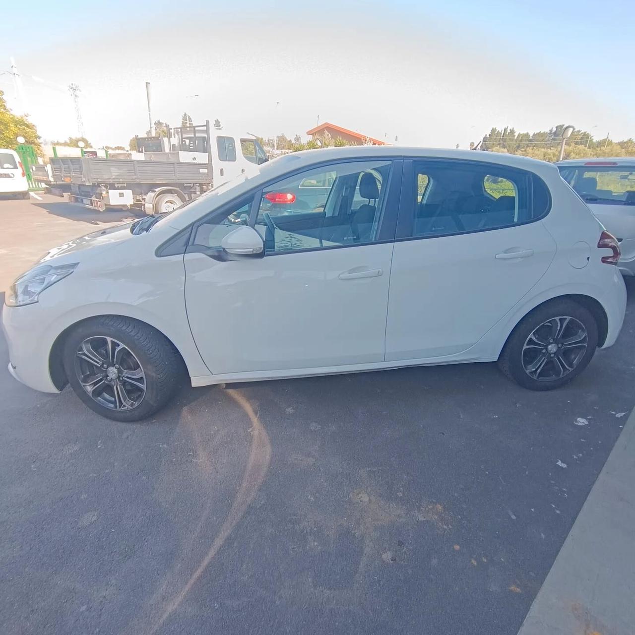 Peugeot 208 1.4 HDi OK NEOPATENTATI