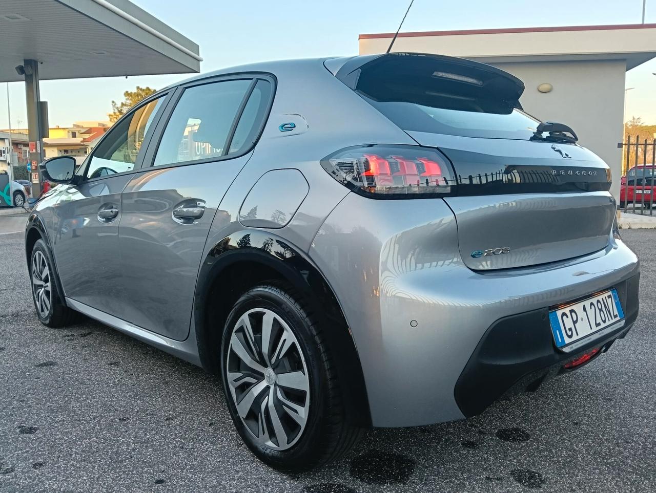 Peugeot 208 motore elettrico 100kWActive PREZZO REALE