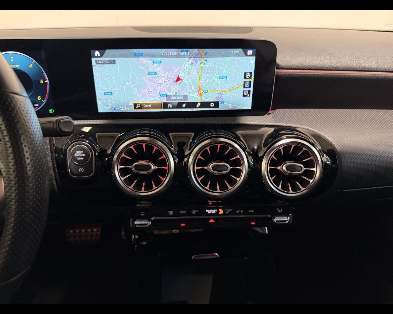 Mercedes-Benz A180 D PREMIUM AUTO