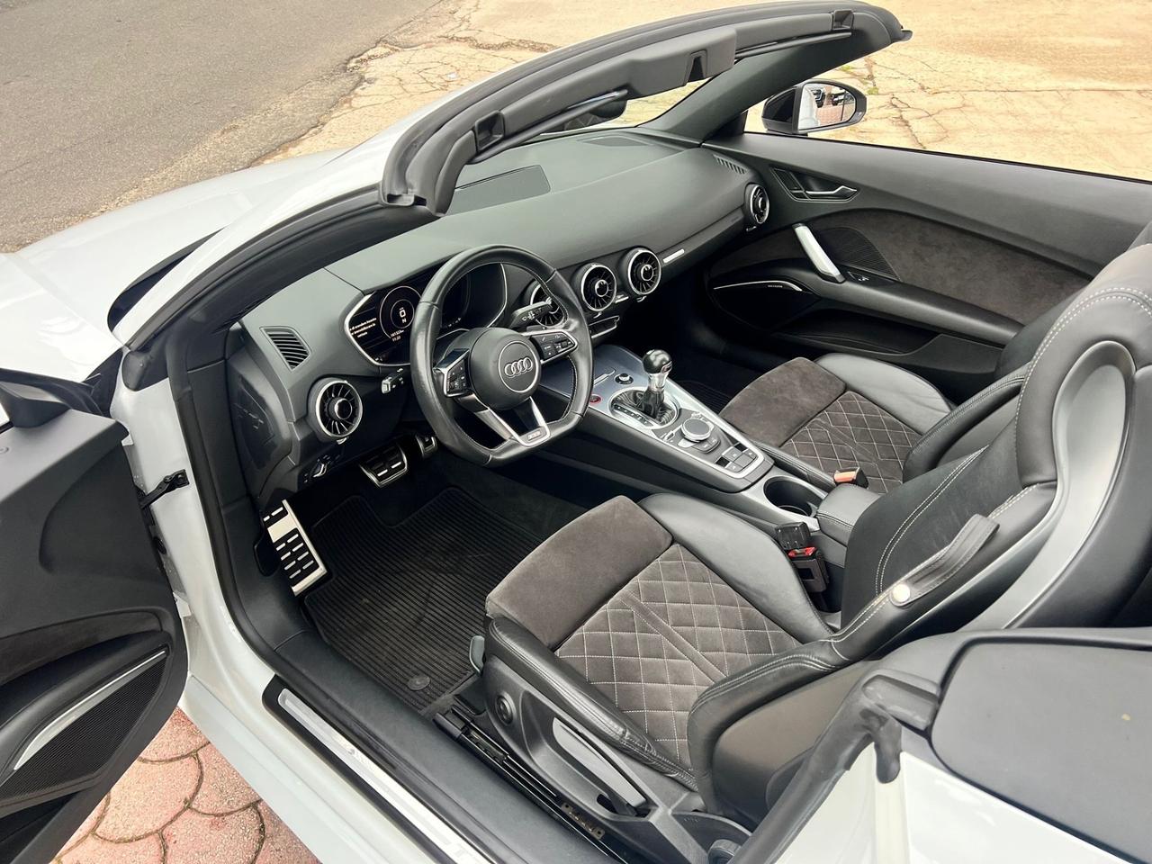 Audi TT TTS Roadster 2.0 TFSI 310 CV quattro S tronic
