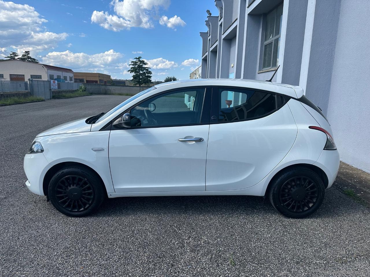 LANCIA Ypsilon 1.0 FireFly 5p.S&S Hybrid Silver