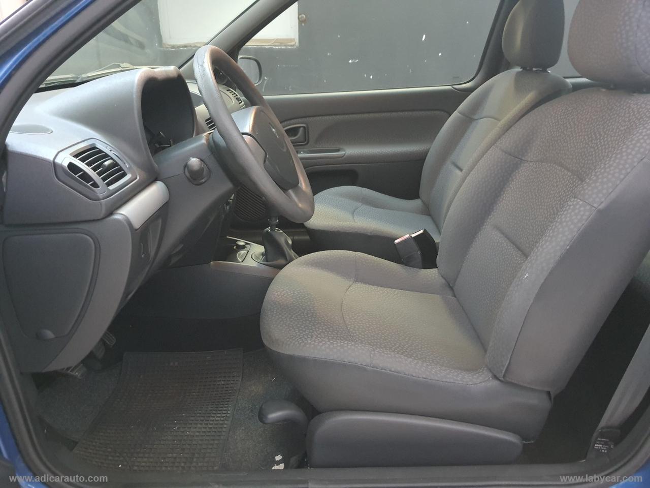 RENAULT Clio Storia 1.2 3p. GPL Confort