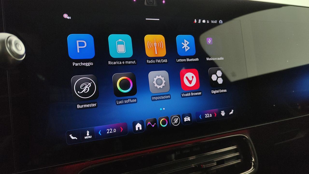 Mercedes-Benz CLA 250+ con tecnologia EQ