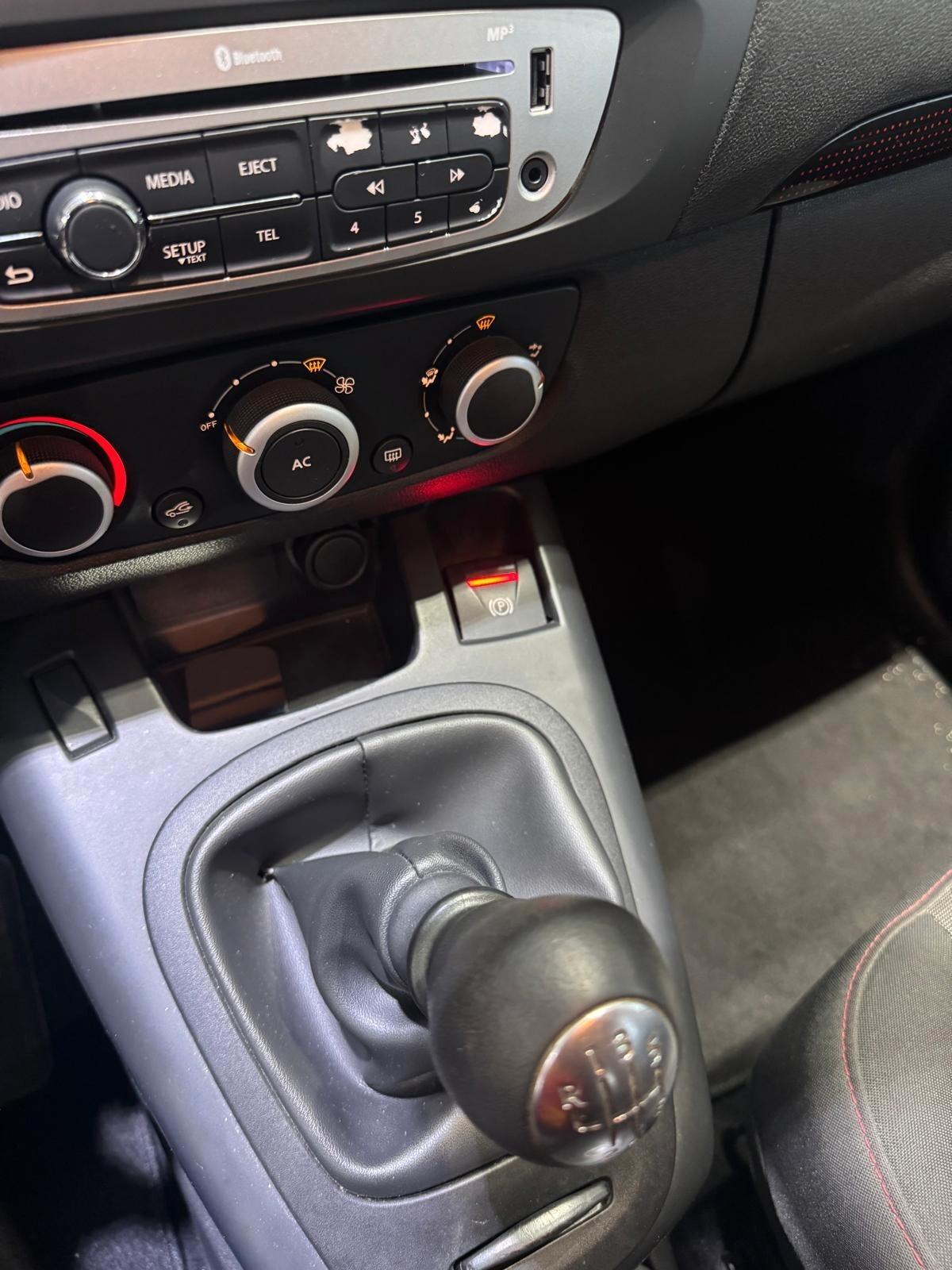 Renault Scenic Scénic XMod 1.6 GPL Wave