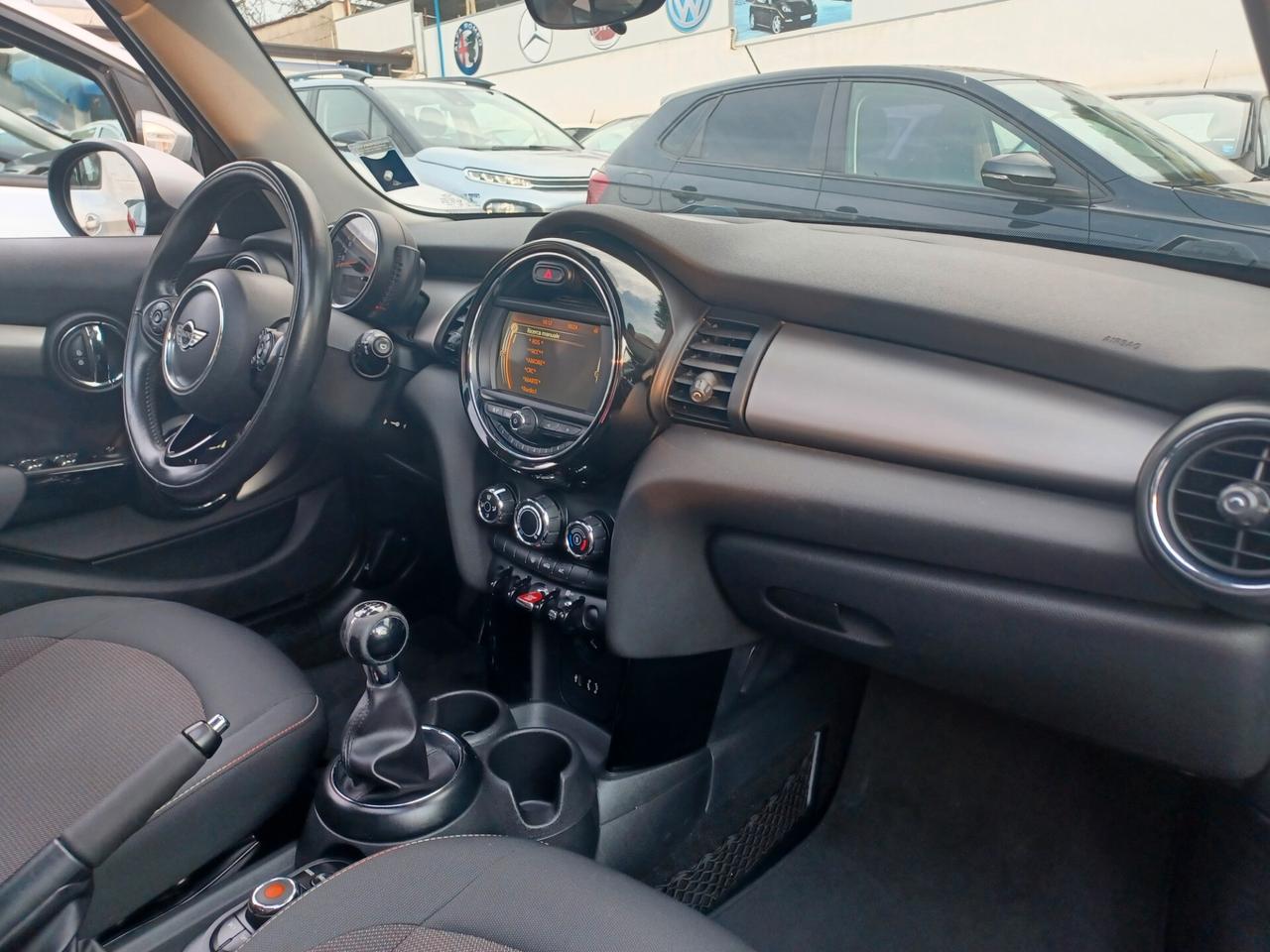 Mini 1.2 Benzina 5 porte Tetto PDC 2015