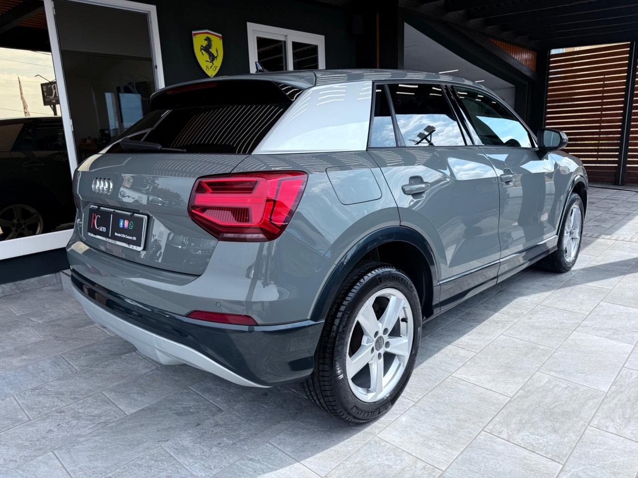 Audi Q2 30 TDI S tronic Identity Black