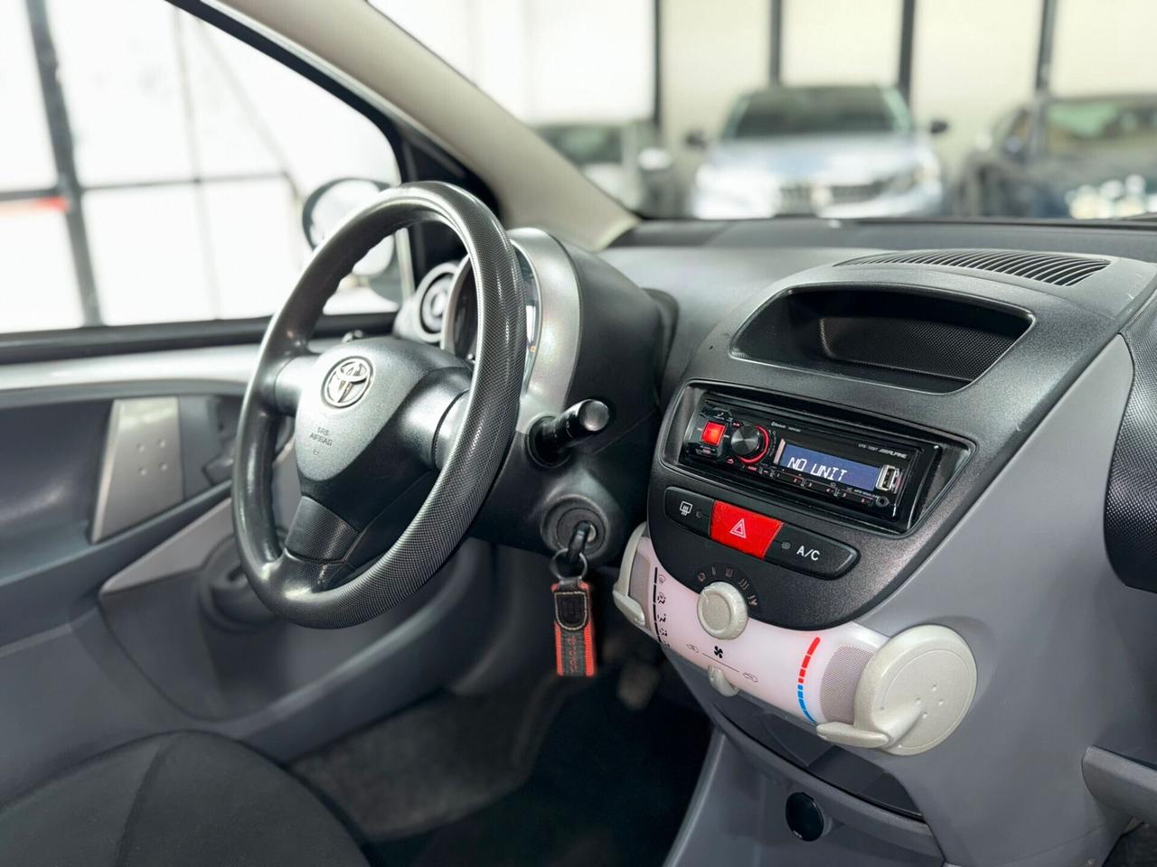 Toyota Aygo 1.0 12V VVT-i 5 porte Sol