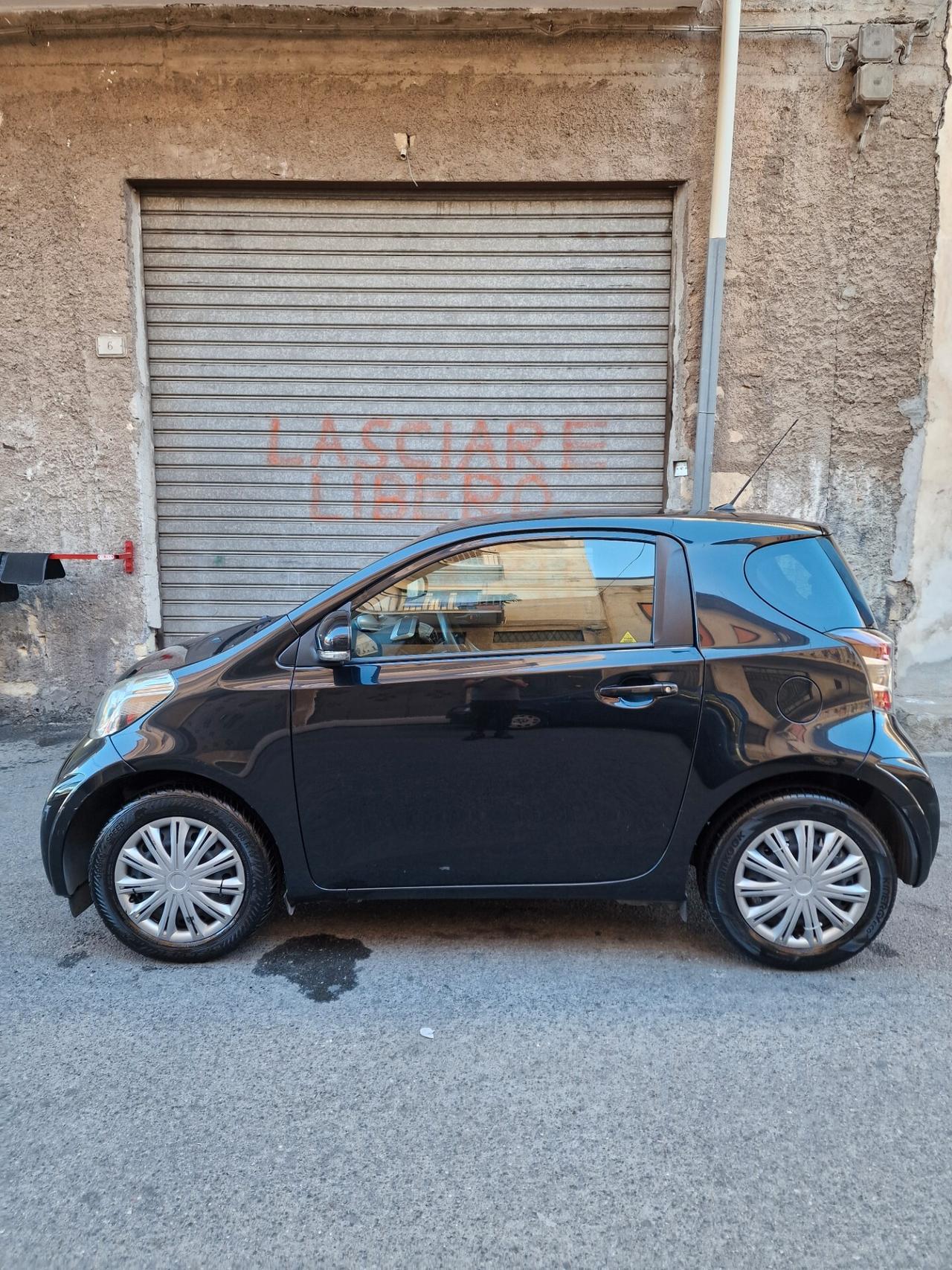 Toyota iQ 1.0 benzina Anno 2011