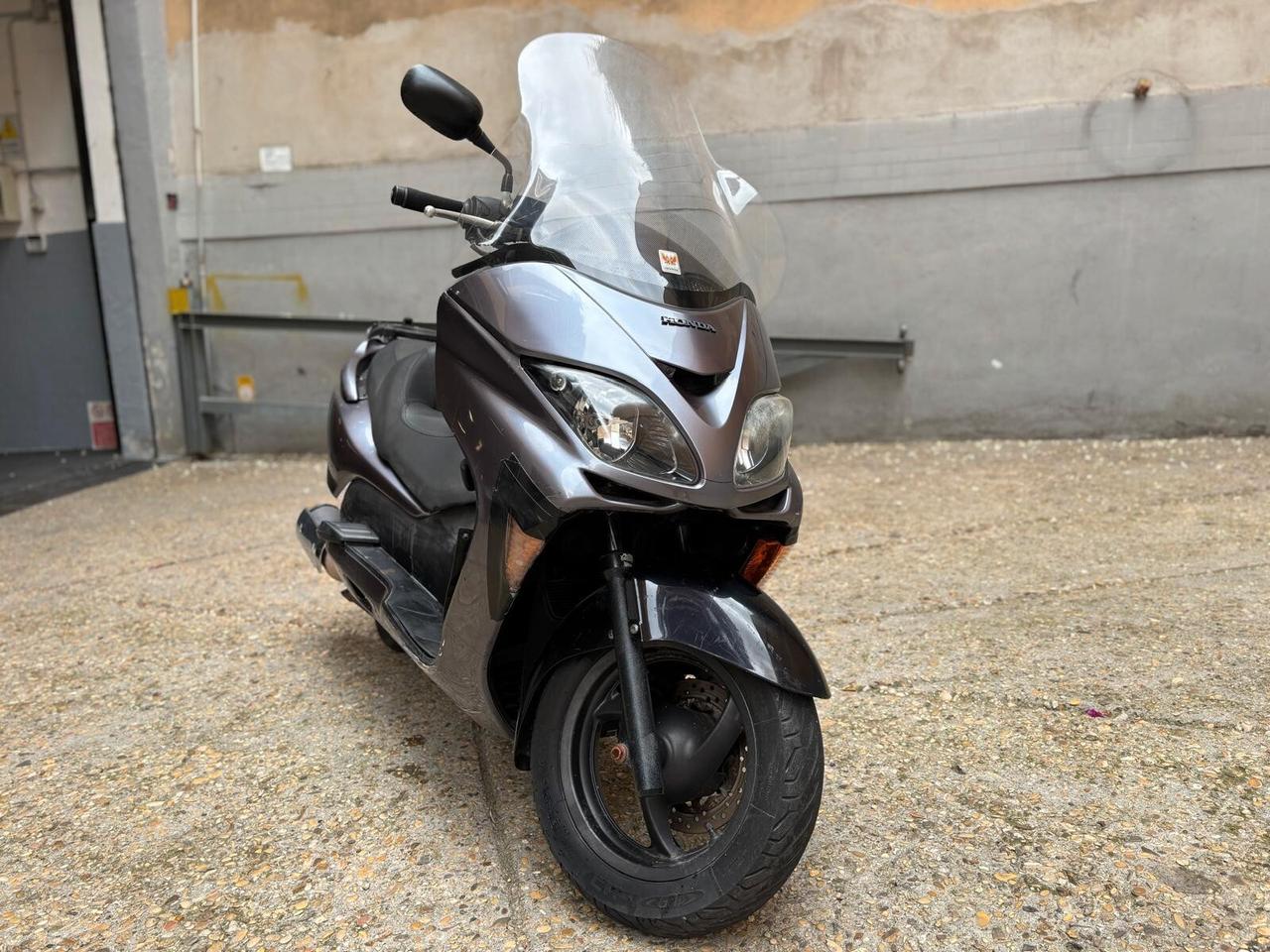 HONDA FORZA 250