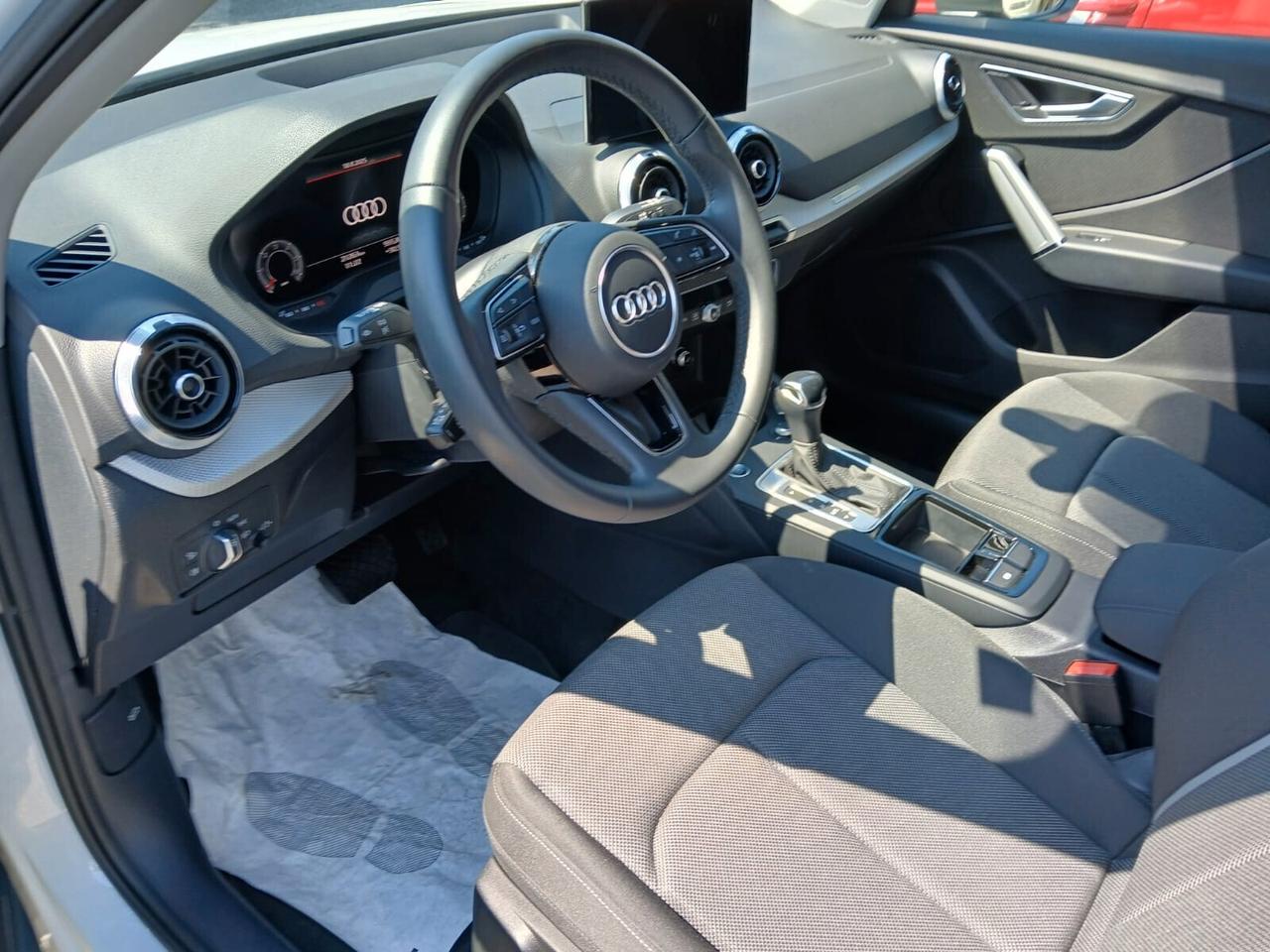 Audi Q2 35 TDI S tronic Identity Black-AZIENDALE