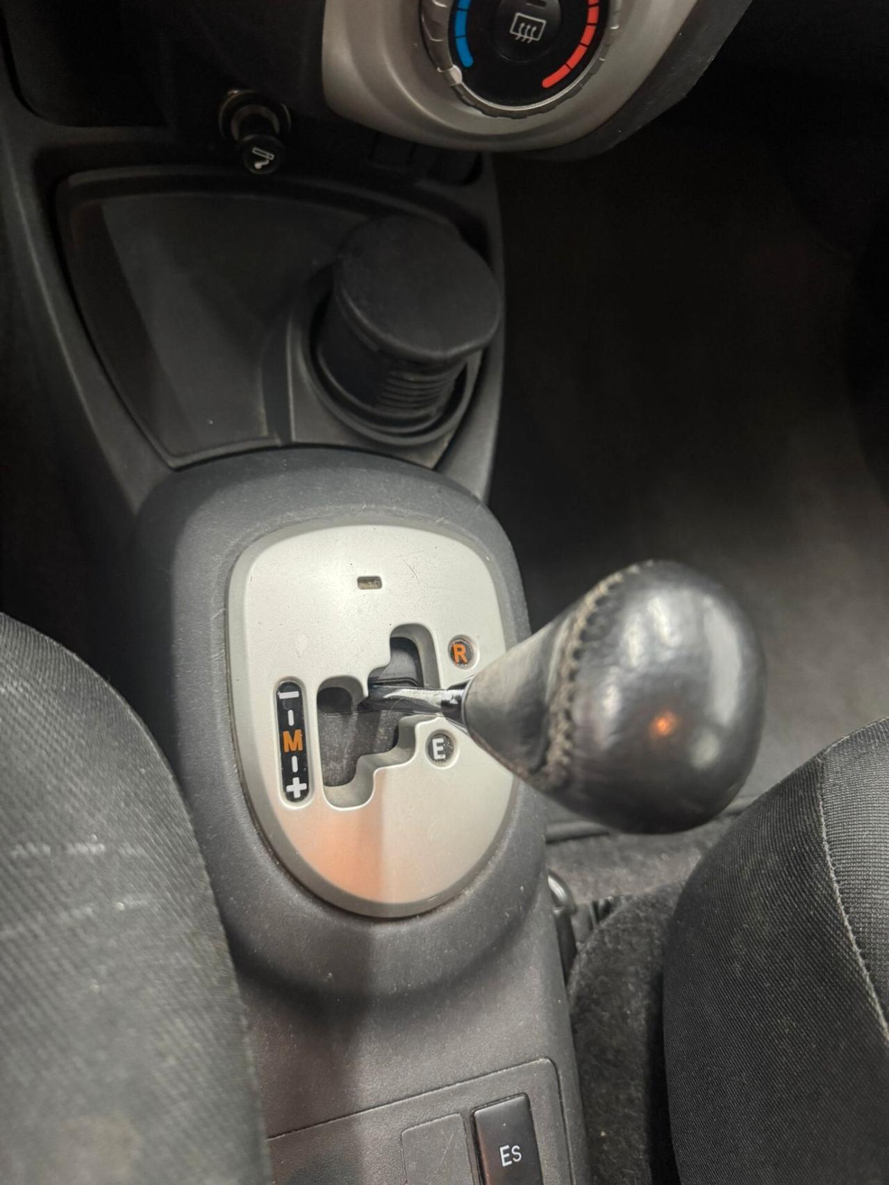Toyota Yaris 1.3 5 porte