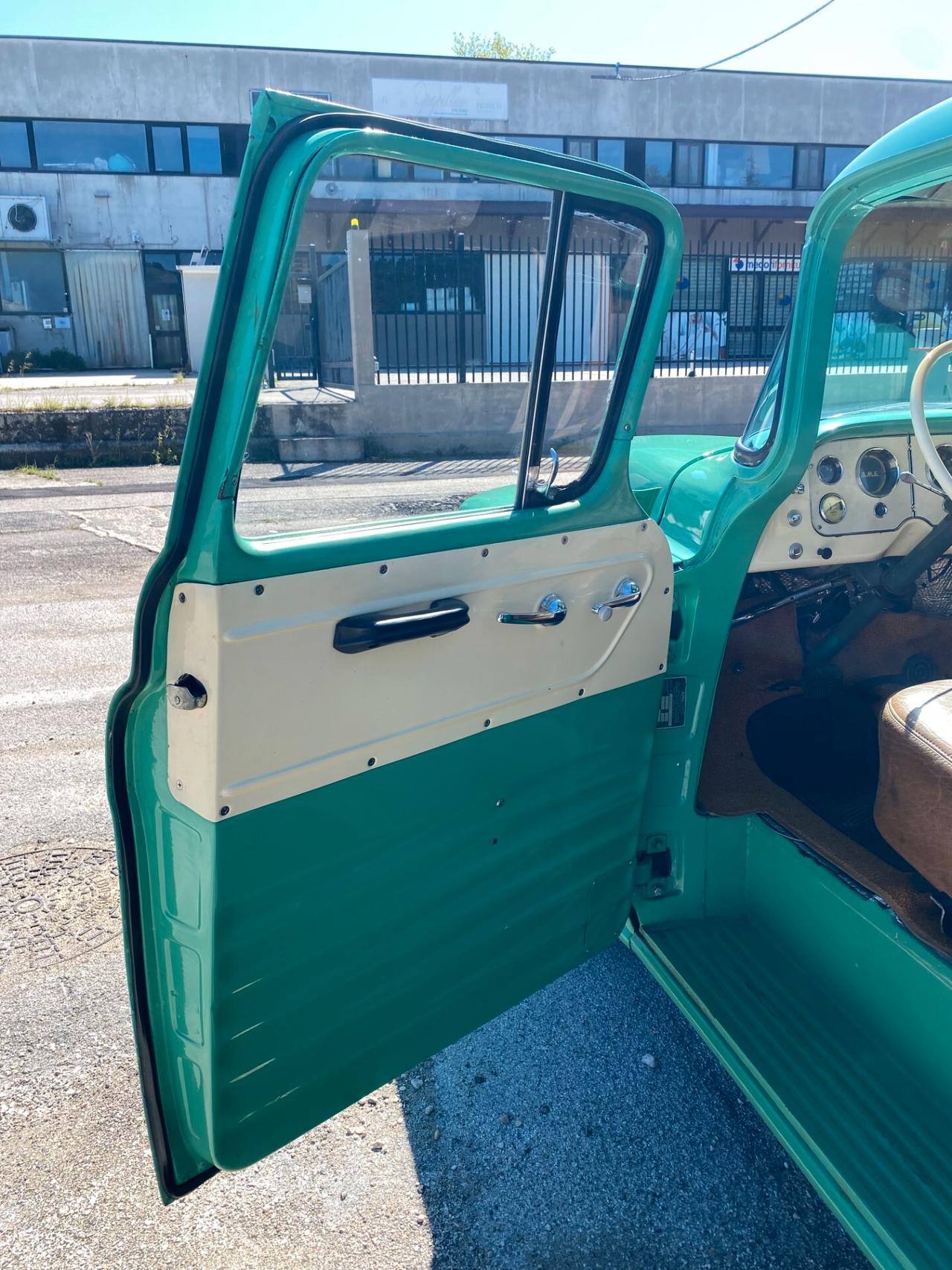 GMC 100 PICK UP