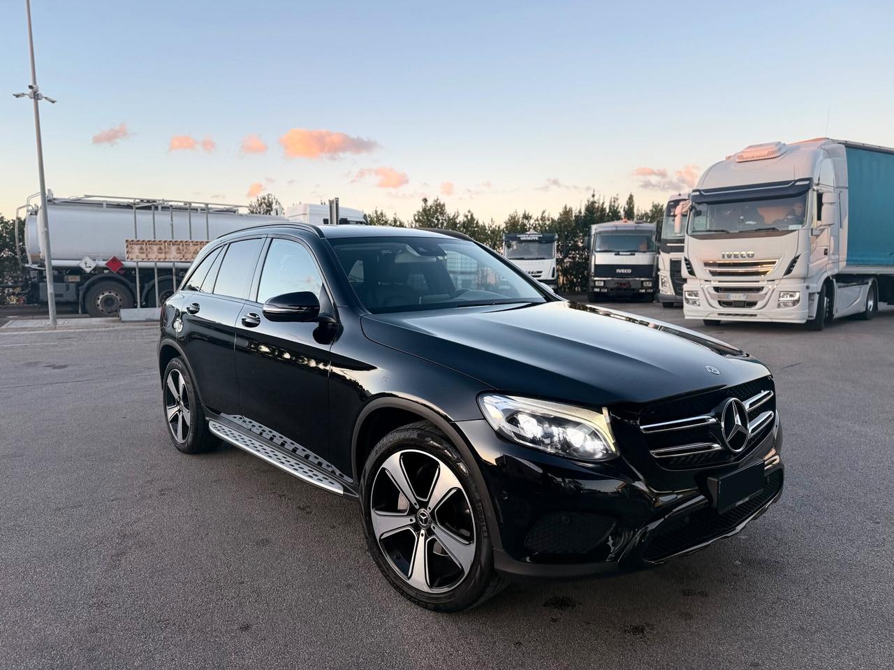 Mercedes-benz GLC 250 d 4Matic Total Black/PEDANE/20"/BELLA