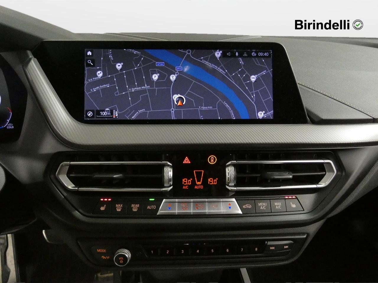 BMW Serie 1 (F40) - M 135i xDrive