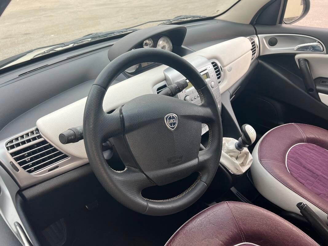 Lancia Ypsilon 1.2 8v Elle 69cv