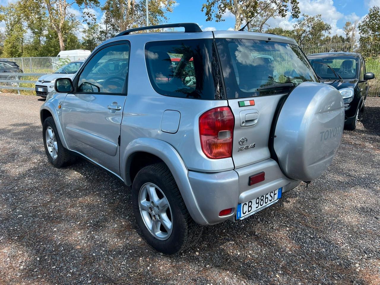 Toyota RAV 4 RAV4 2.0 Tdi D-4D cat 3 porte Sol