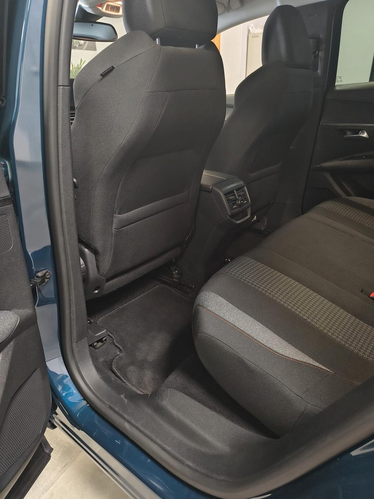 Peugeot 3008 BlueHDi 130 S&S EAT8