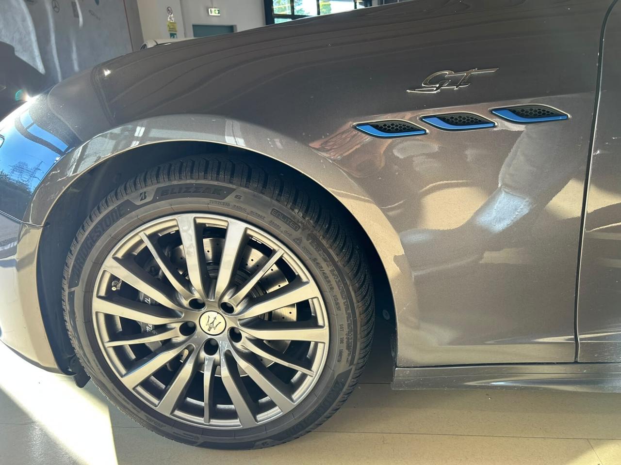 Maserati Ghibli 330 CV MHEV GT