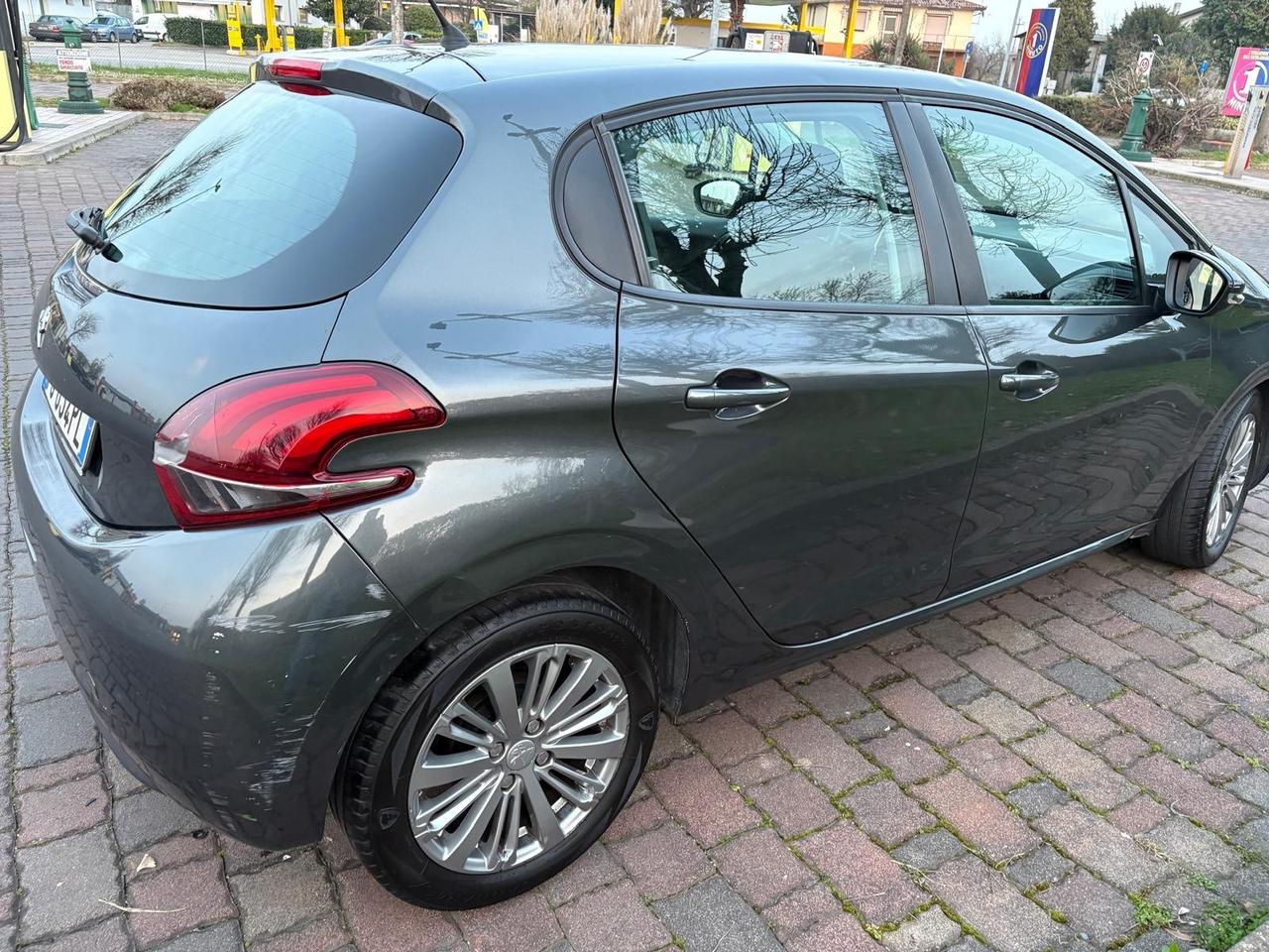 Peugeot 208 diesel 2017 NEOPATENTATI