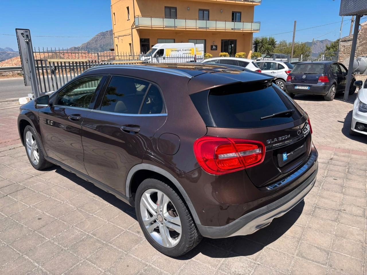 MERCEDES GLA 200