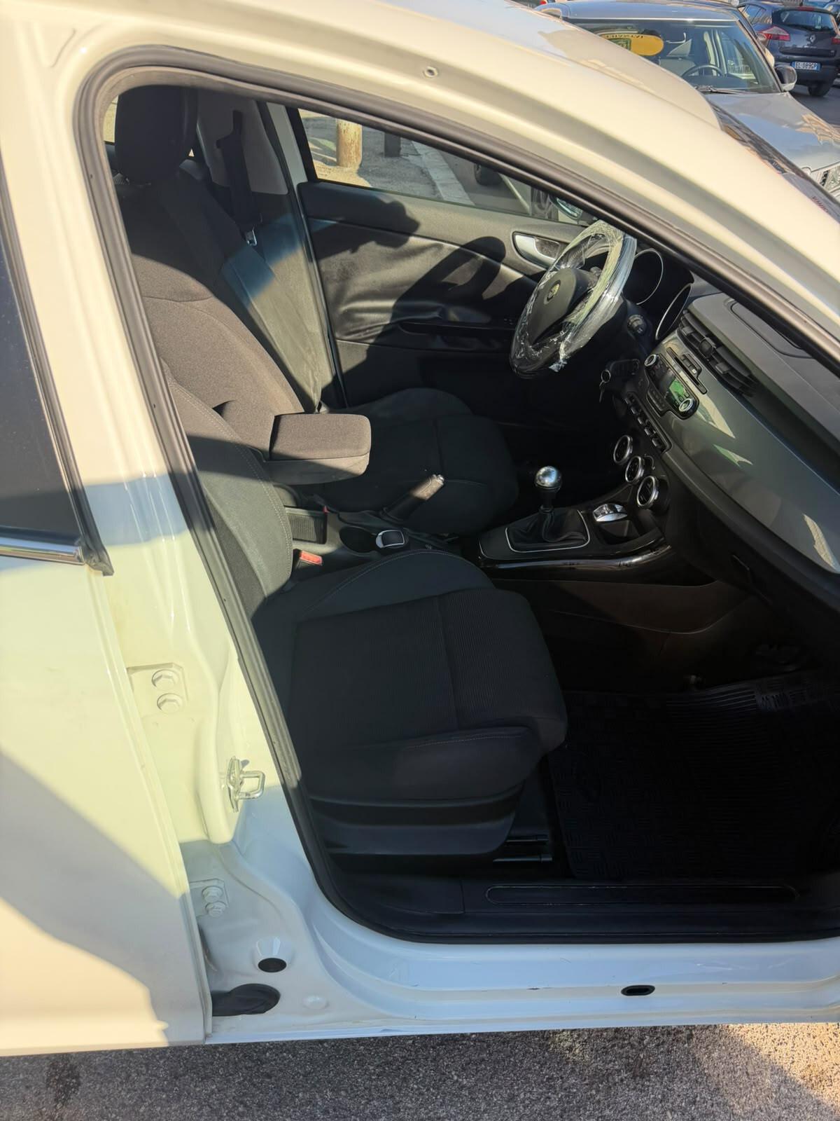 Alfa Romeo Giulietta 1.6 JTDm-2 105 CV Distinctive