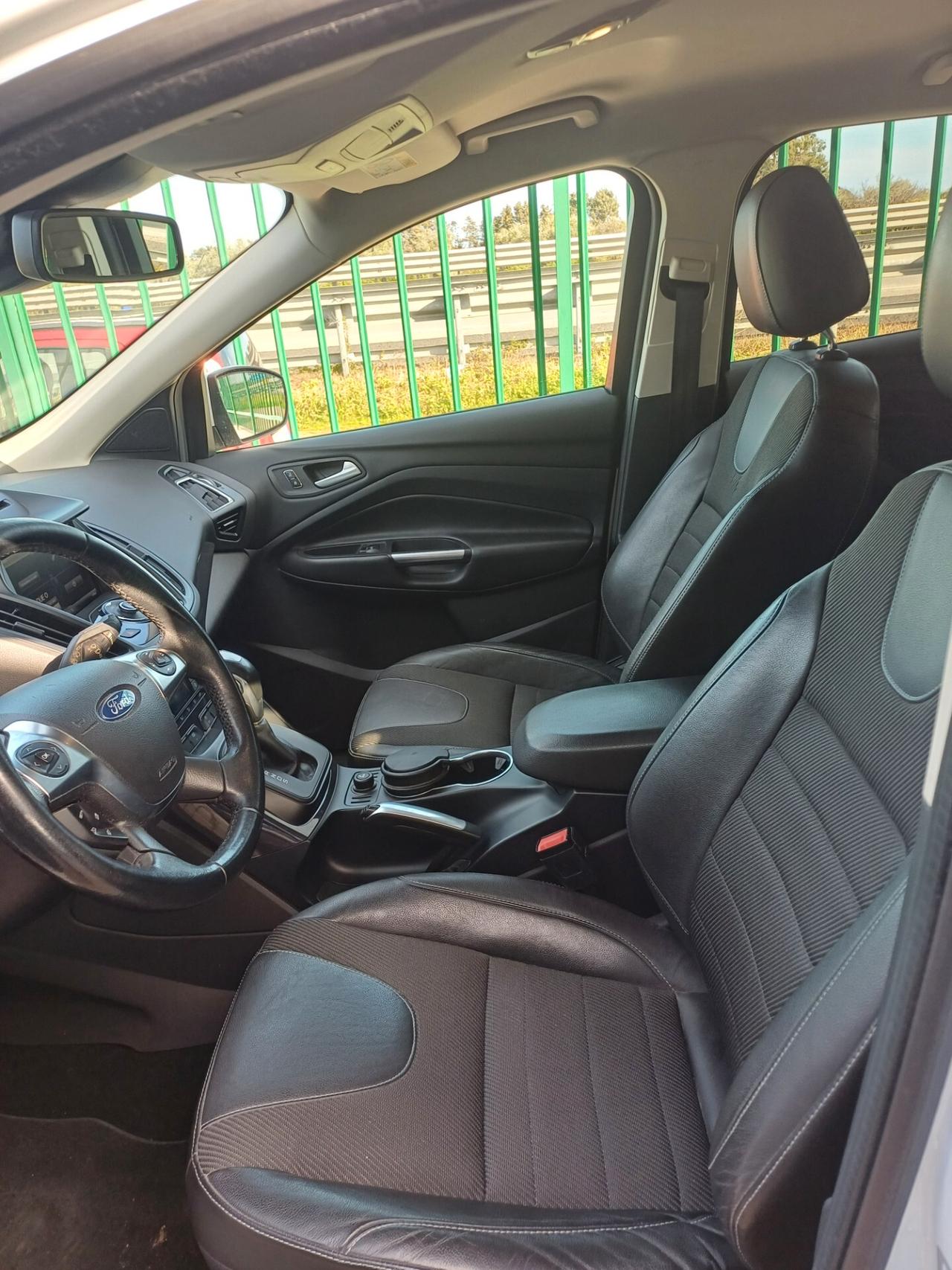 Ford Kuga 2.0 TDCI 180 CV S&S 4WD Powershift Titanium X