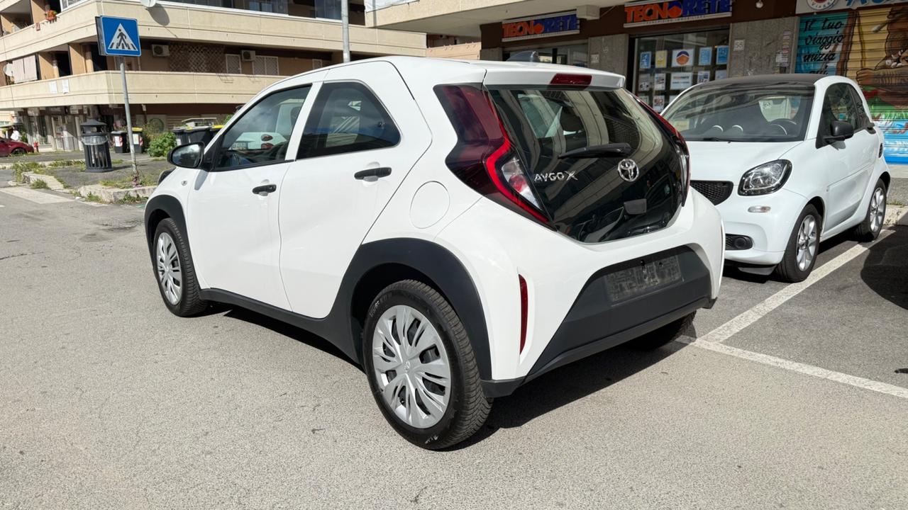 Toyota Aygo X 1.0 VVT-i 72 CV 5 porte Lounge Air S-CVT LED PDC CAR PLAY BLUETOOTH
