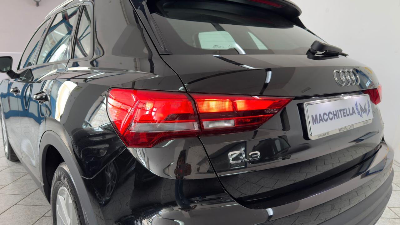 Audi Q3 35 TDI S tronic Business