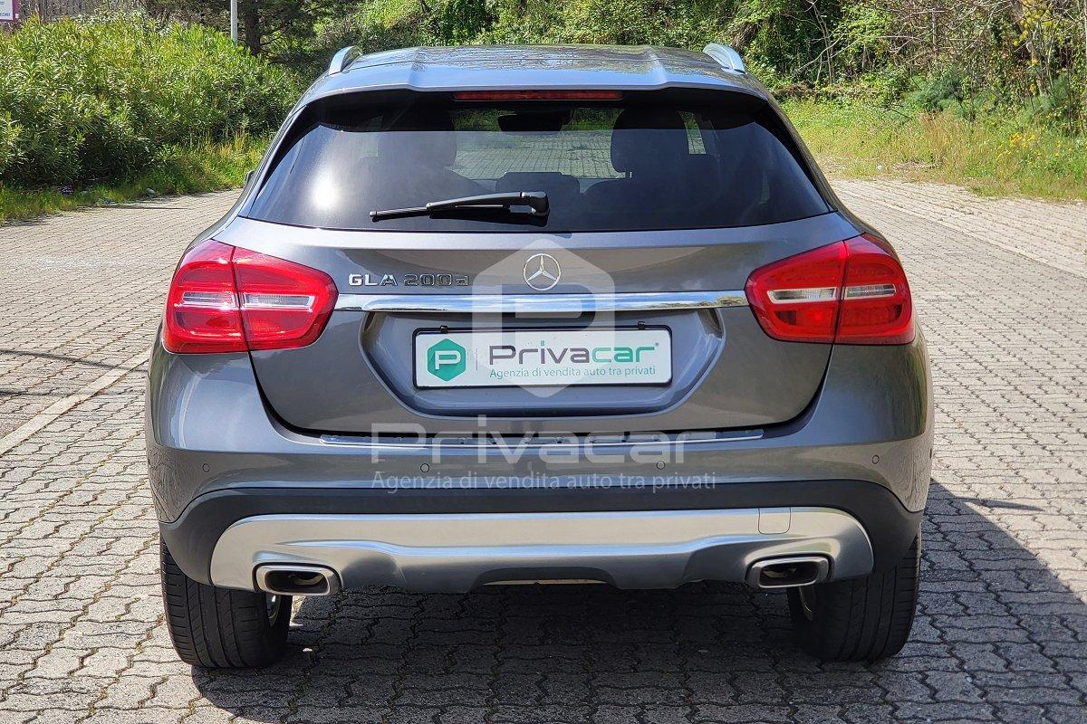 MERCEDES GLA 200 d Business