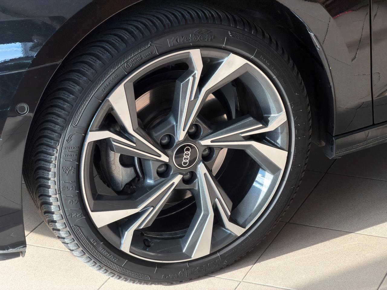 AUDI A3 S-Tronic S-Line 1.0cc 110Cv Automatica