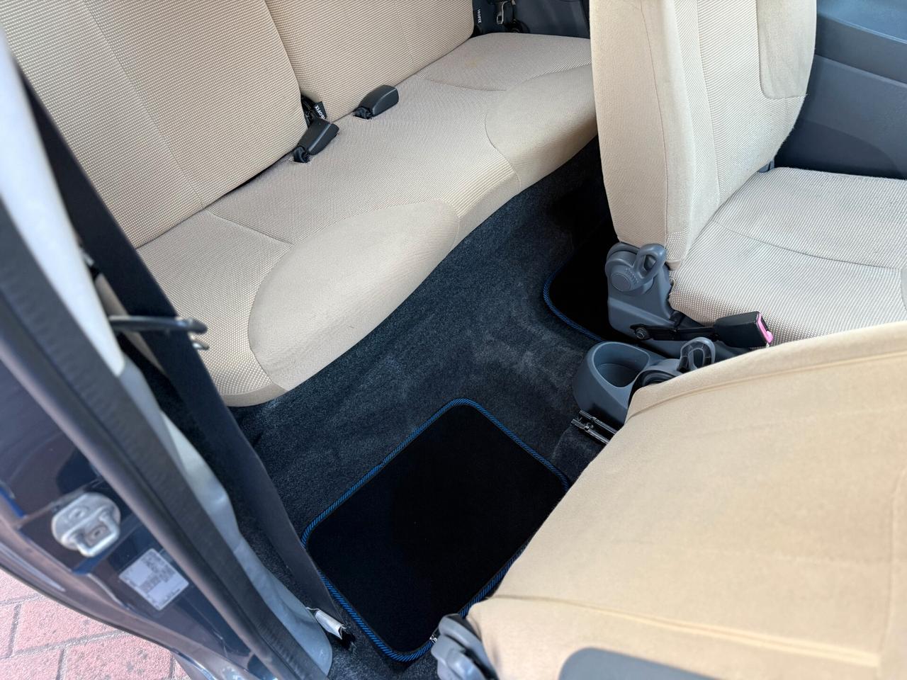 Peugeot 107 1.0 68CV 3p. Sweet Years neopatentati,ottime condizioni