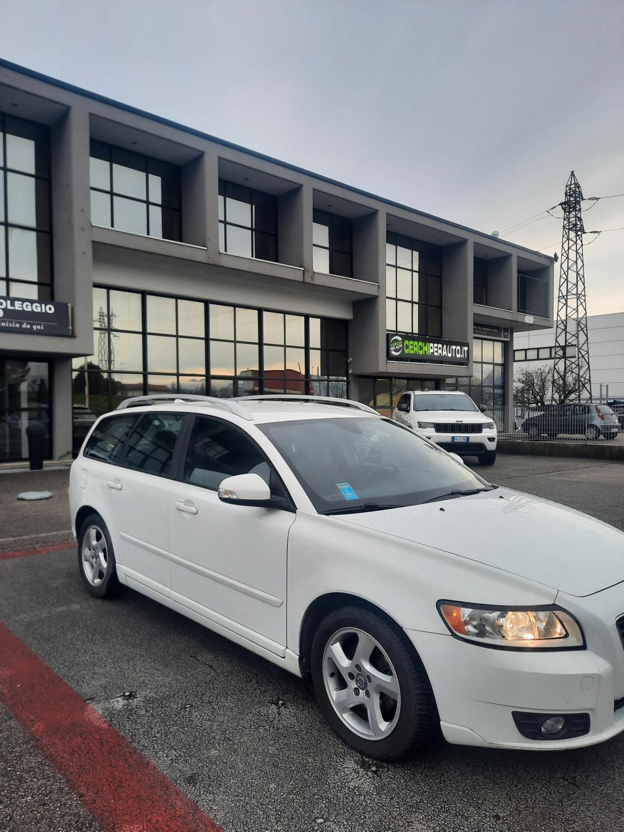 Volvo V50 D2 R-design