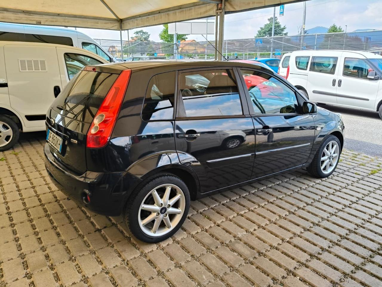 Ford Fiesta 1.4 TDCi 5p. Ghia