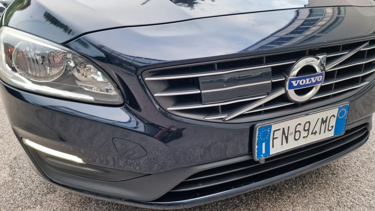 Volvo V60 D2 Geartronic Edition x Neopatentati