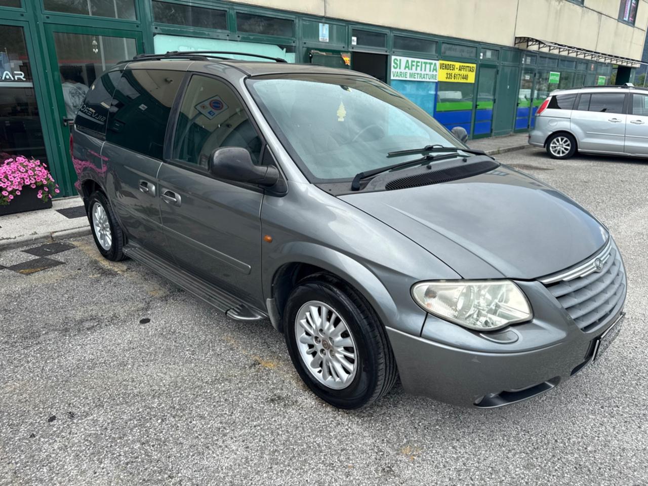 Chrysler Voyager - 7 POSTI