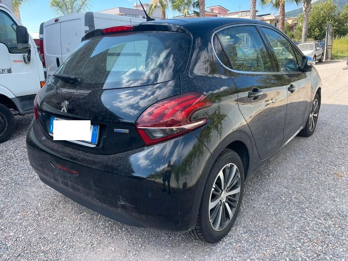 Peugeot 208 PureTech 82 5p. GPL Allure