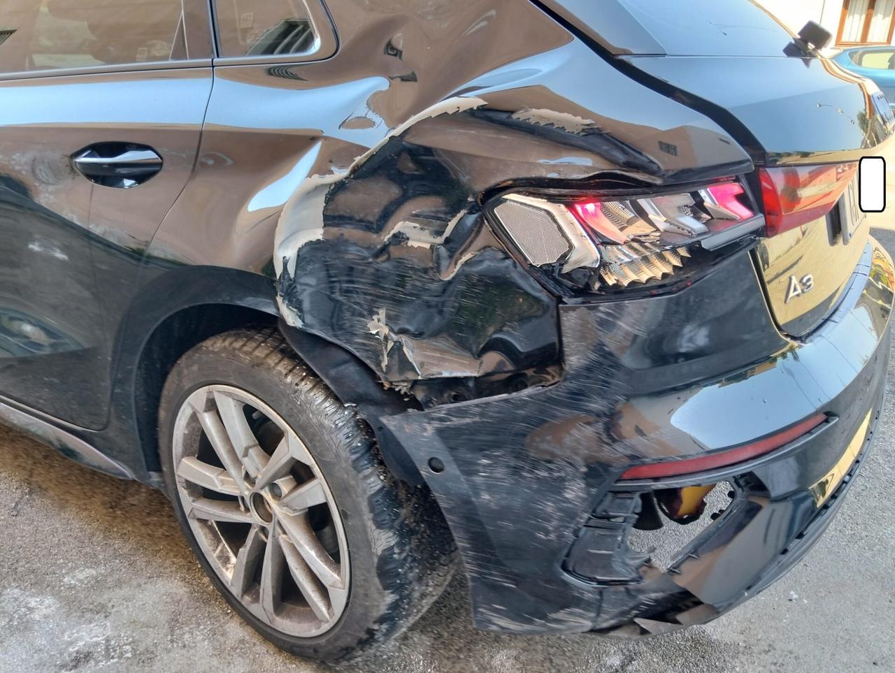 Audi A3 SPB 2.0 TDI 150cv S-tronic 2021 SINISTRATA
