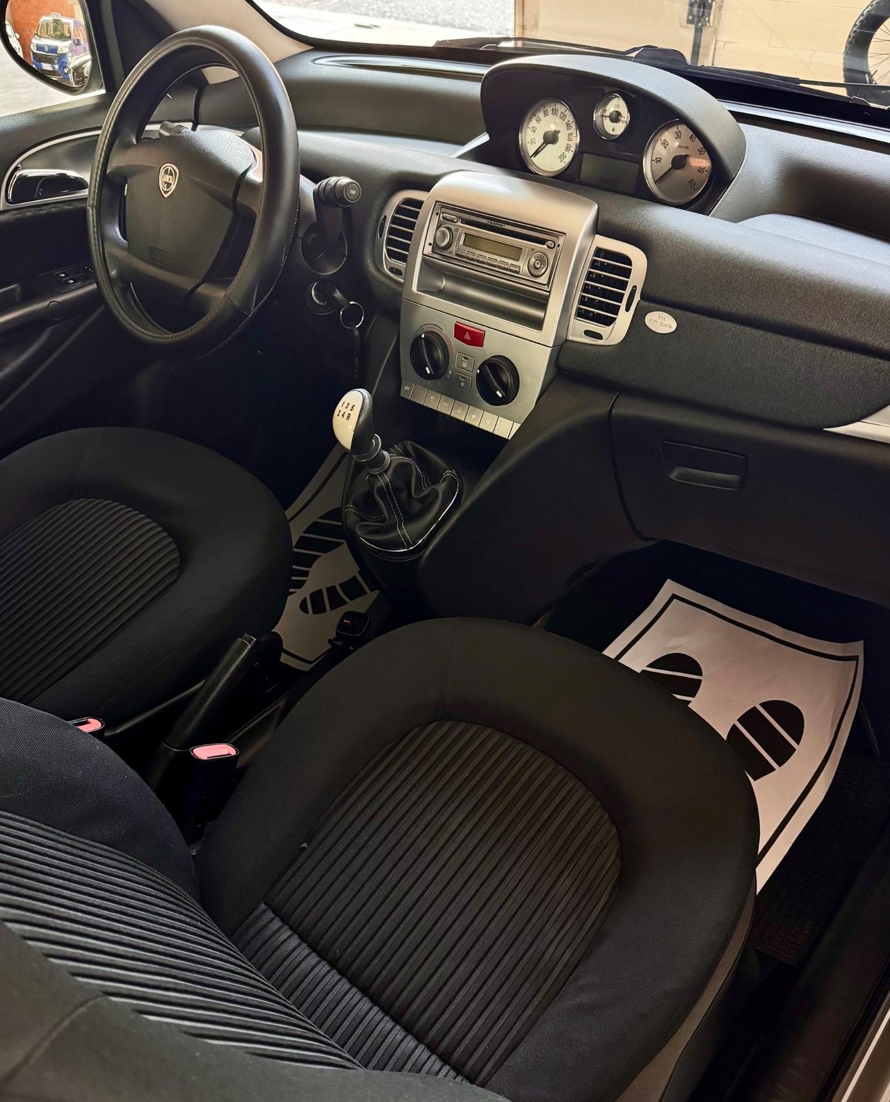 Lancia Ypsilon 1.2 Argento ideale neopatentati