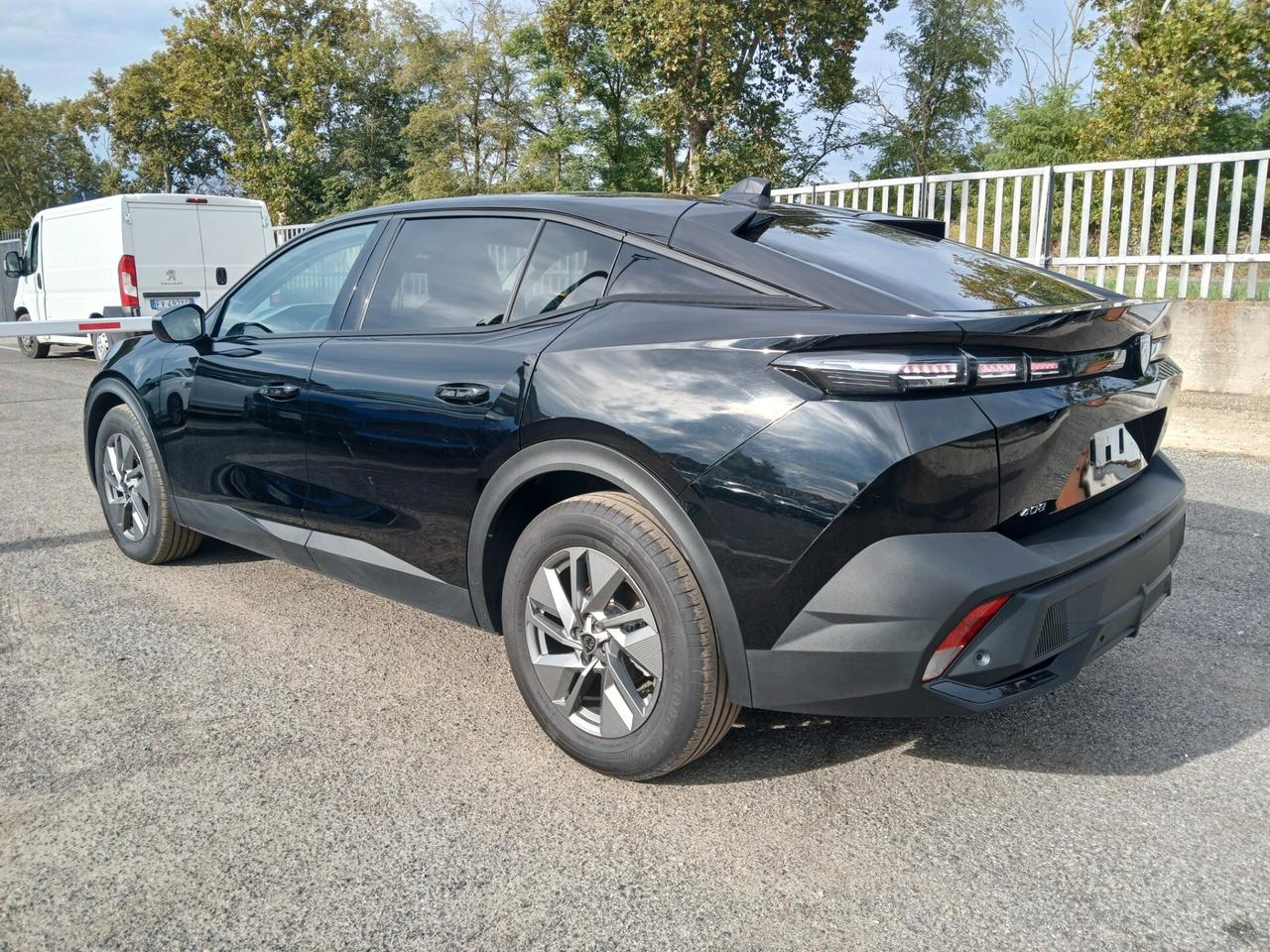 Peugeot 408 Hybrid 145 e-DCS6 Allure