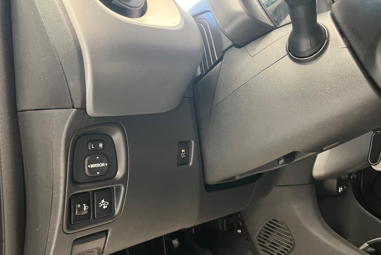 Toyota Aygo Connect 1.0 VVT-i 72 CV x-play