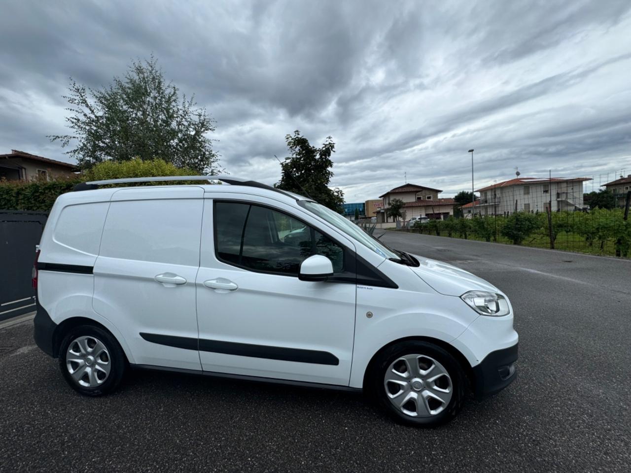 Ford Tourneo Courier Tourneo Courier 1.5 TDCI 95 CV Titanium