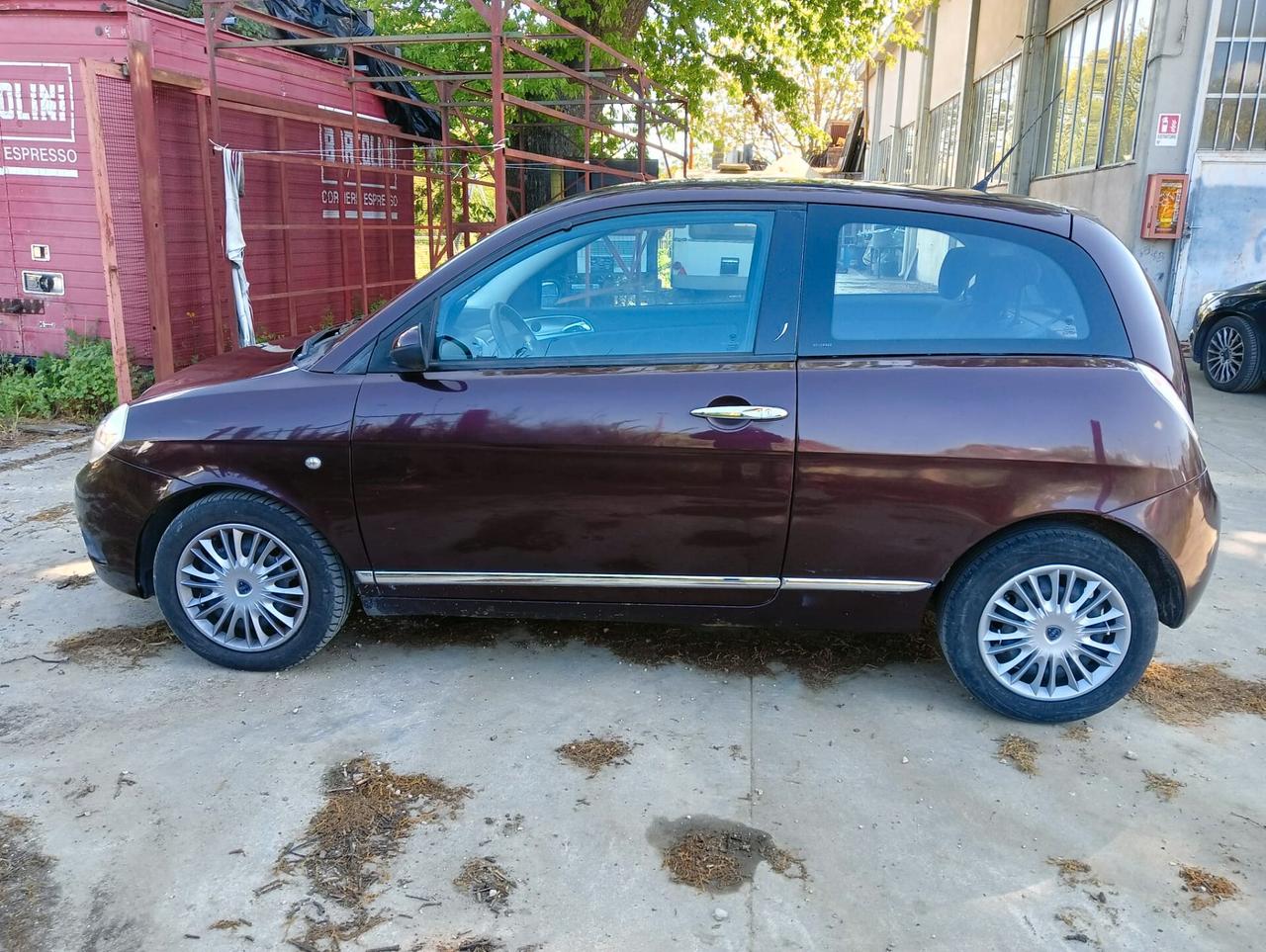 Lancia Ypsilon 1.3 MJT 75 CV Oro Bianco