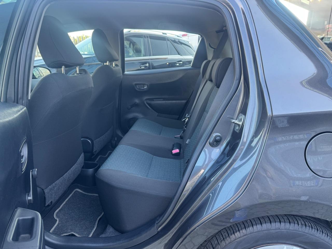 Toyota Yaris 1.0 5 porte Lounge