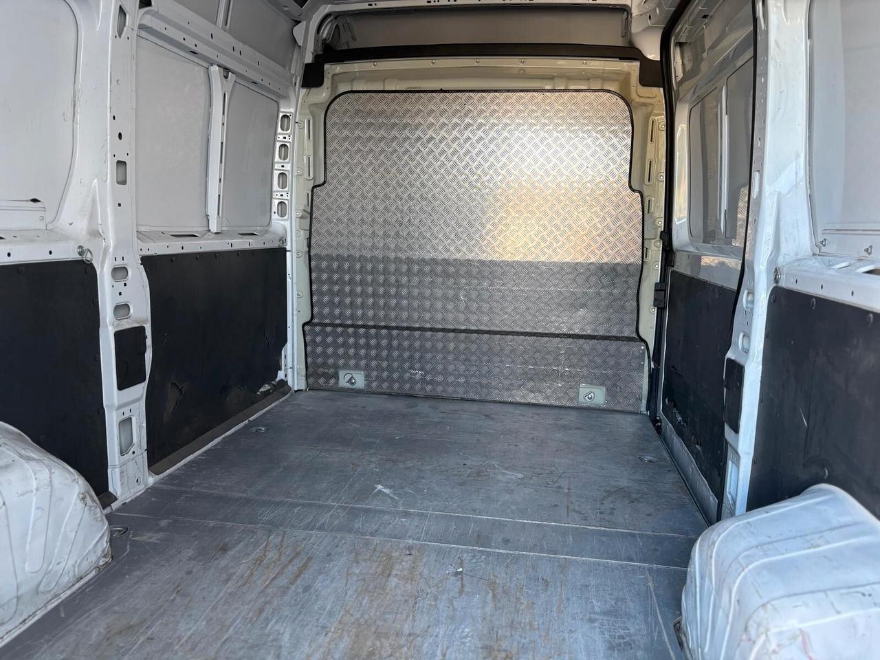 Peugeot Boxer 333 PREMIUM 2.2 BlueHDi PM-TM L2 H2 SPOTICAR