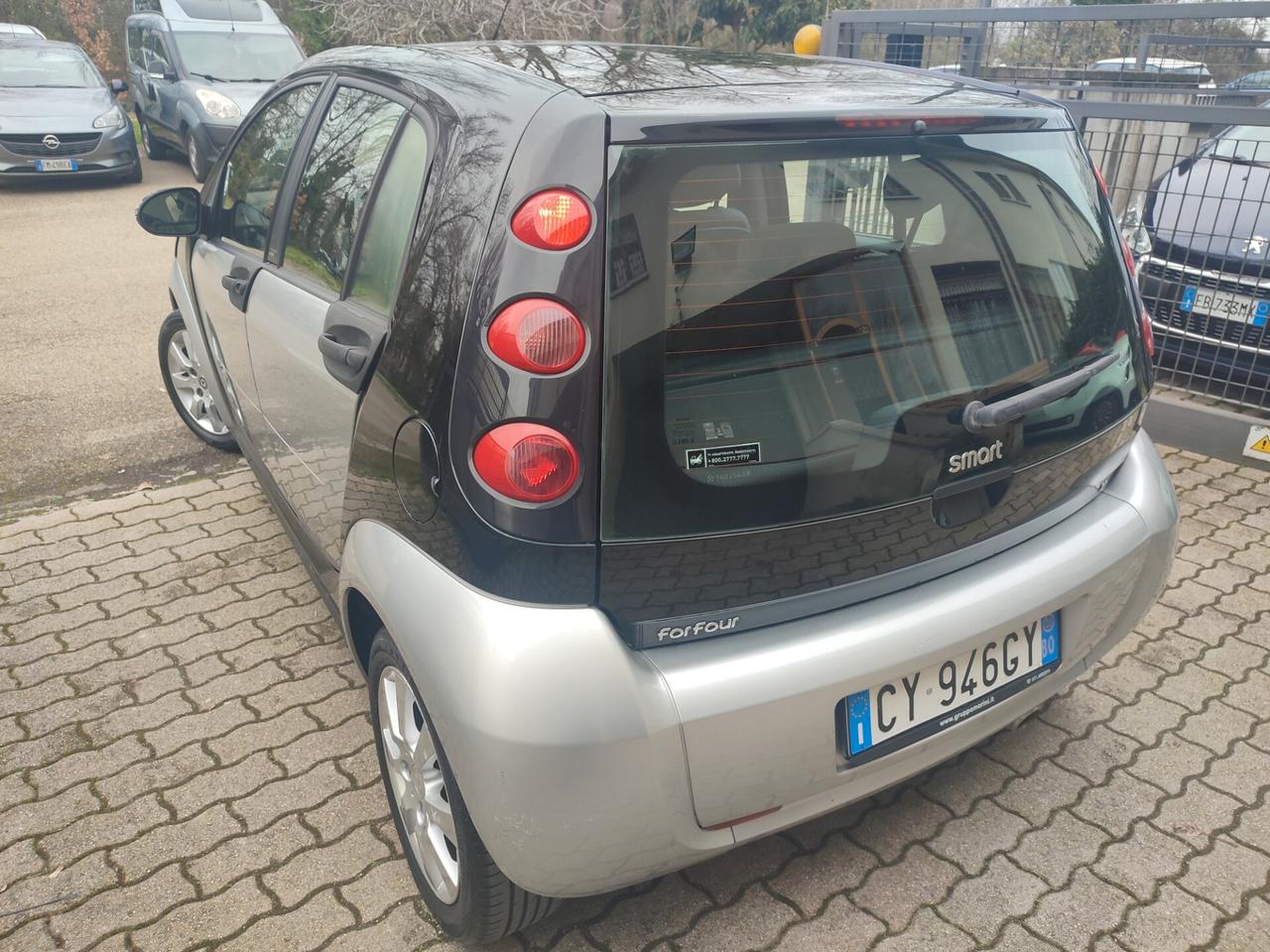 SMART FORFOUR BENZINA TETTO PANORAMICO X NEOPATENTATI