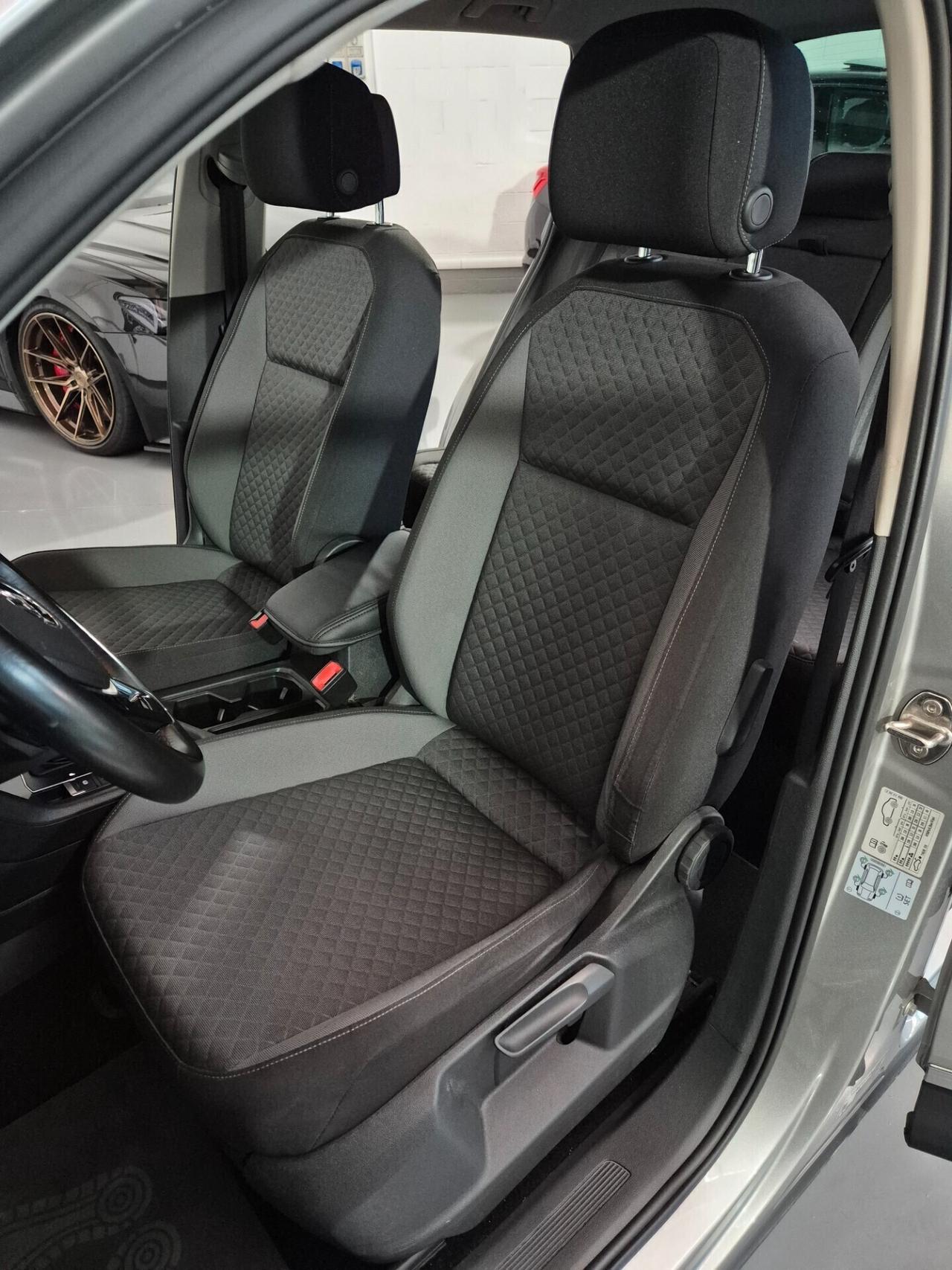 Volkswagen Tiguan 2.0 150cv 4Motion DSG CarPlay RADAR Finanziabile