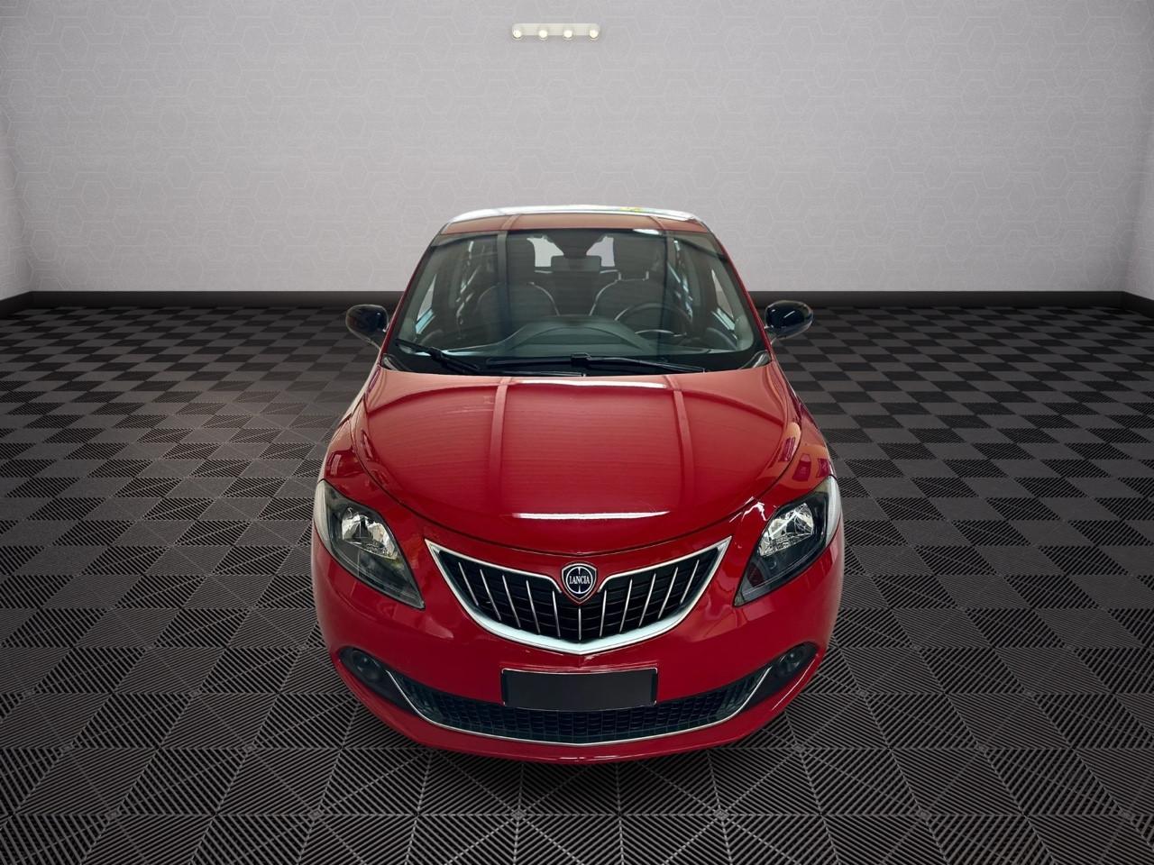 Lancia Ypsilon 1.0 FireFly 5 porte S&S Hybrid Ecochic Silver